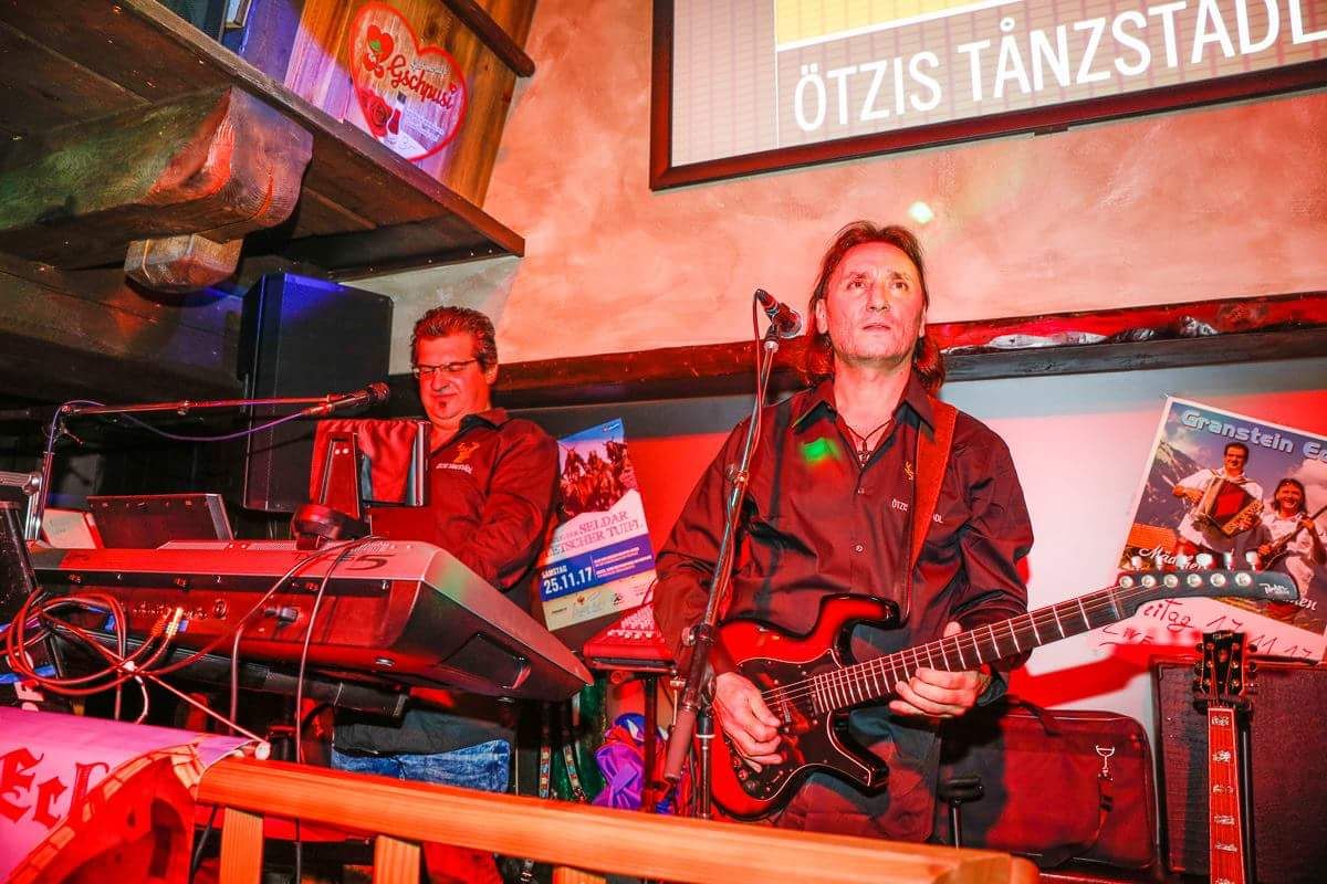 Stimmungsvoller Auftritt bei Oetzis Tanzstadl